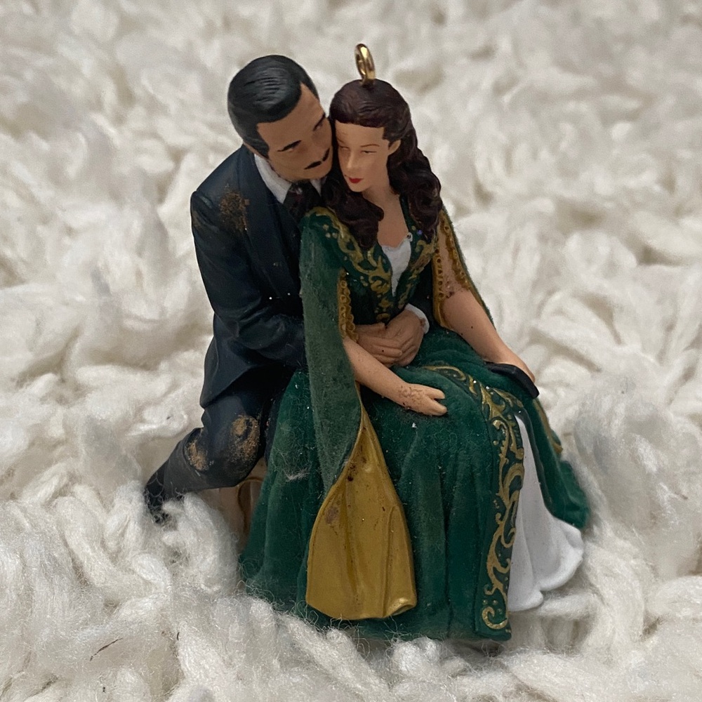 Vintage hallmark gone with the wind 2004 Scarlett o’Hara & Rhett Xmas ornament - Picture 1 of 16